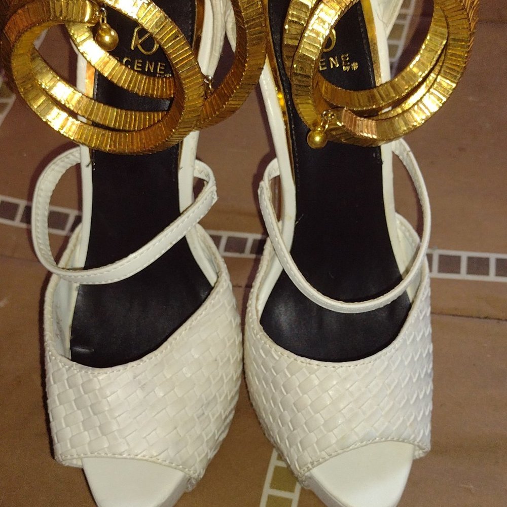 Creme scene stillettos